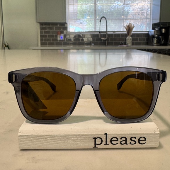 FENDI acetate frame sunglasses ✨ - Picture 1 of 16